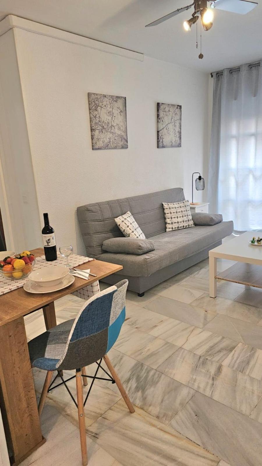 Ideal Holiday Apartment One Bedroom City Center Málaga Eksteriør bilde