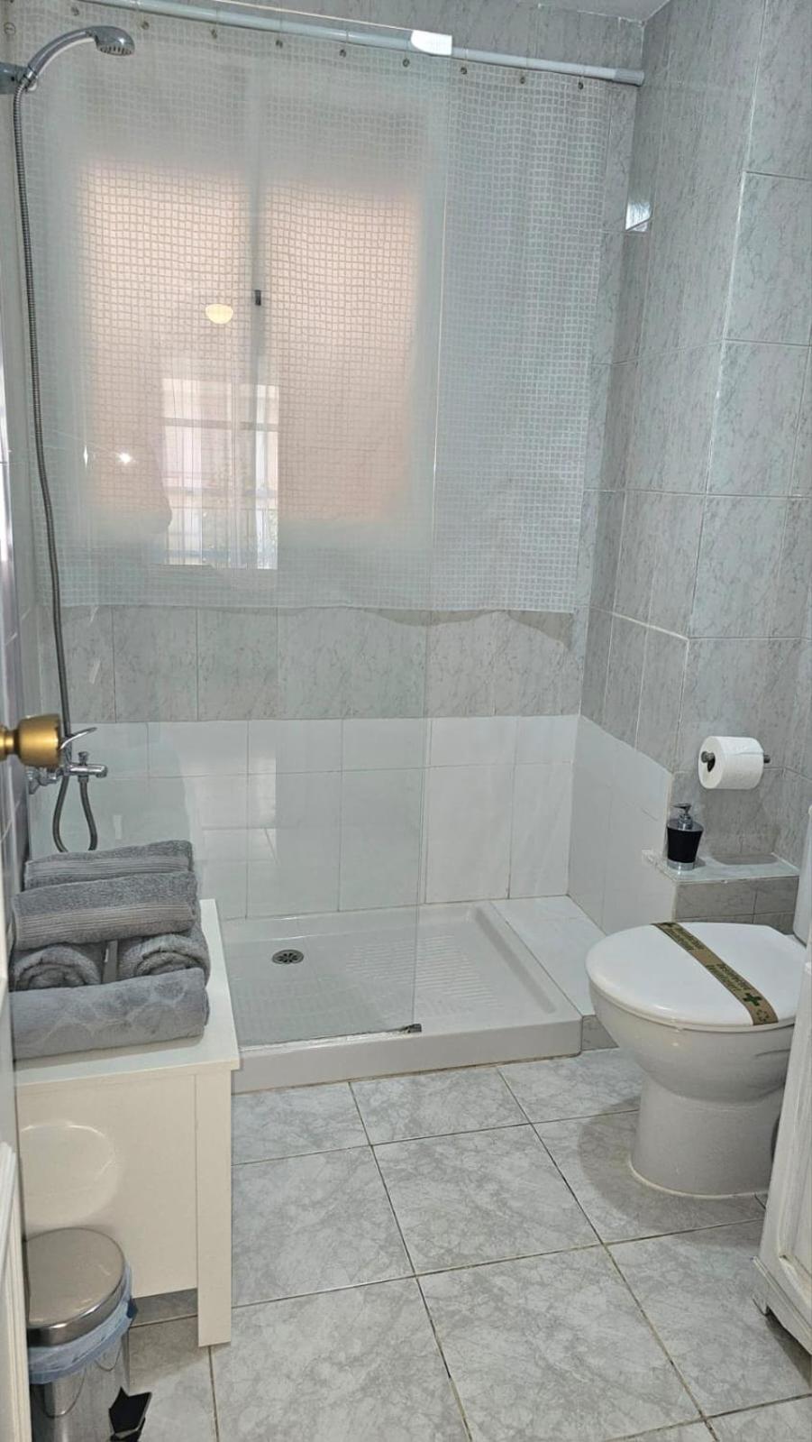 Ideal Holiday Apartment One Bedroom City Center Málaga Eksteriør bilde