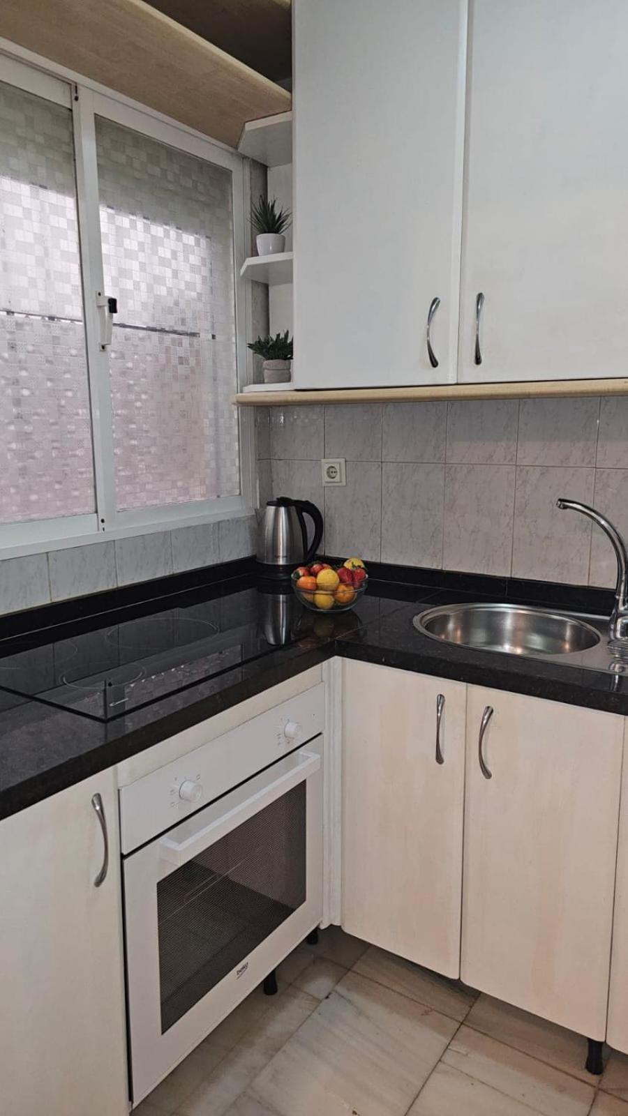 Ideal Holiday Apartment One Bedroom City Center Málaga Eksteriør bilde