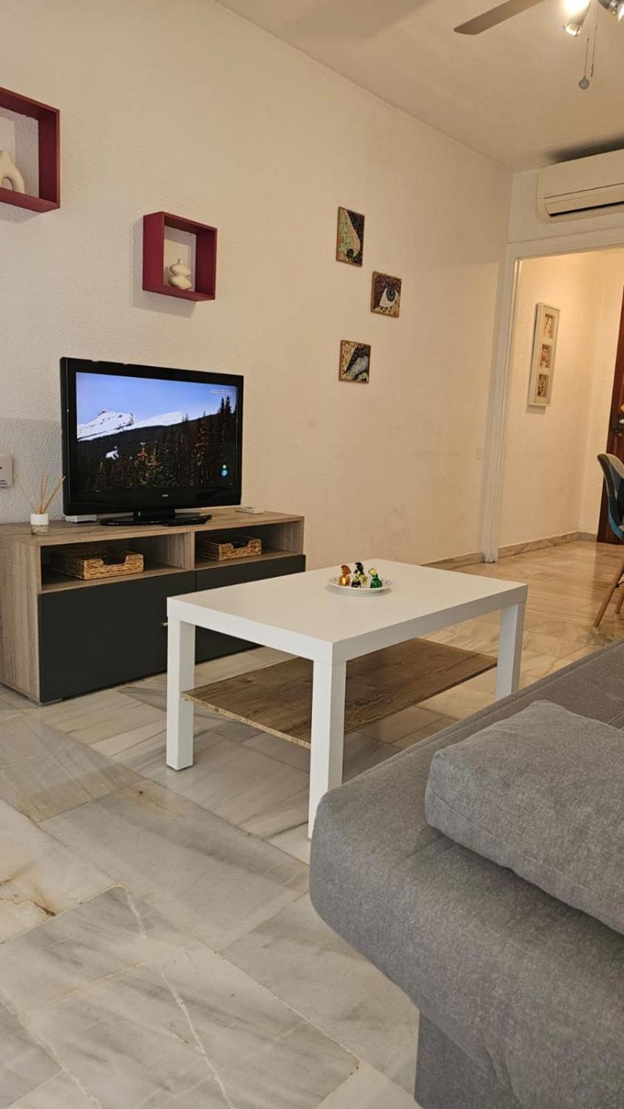 Ideal Holiday Apartment One Bedroom City Center Málaga Eksteriør bilde