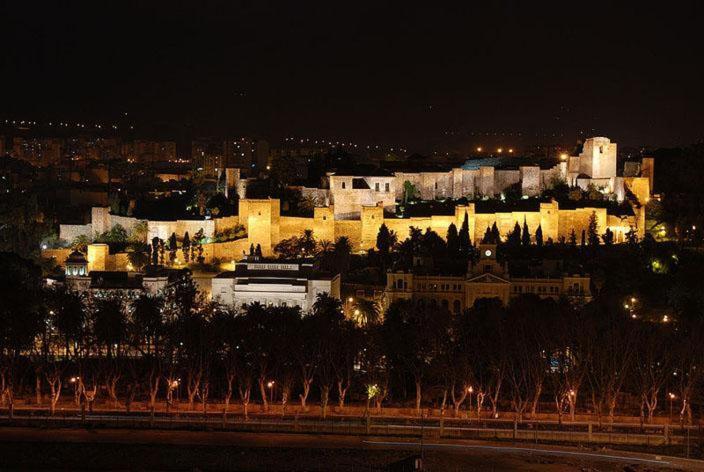Ideal Holiday Apartment One Bedroom City Center Málaga Eksteriør bilde